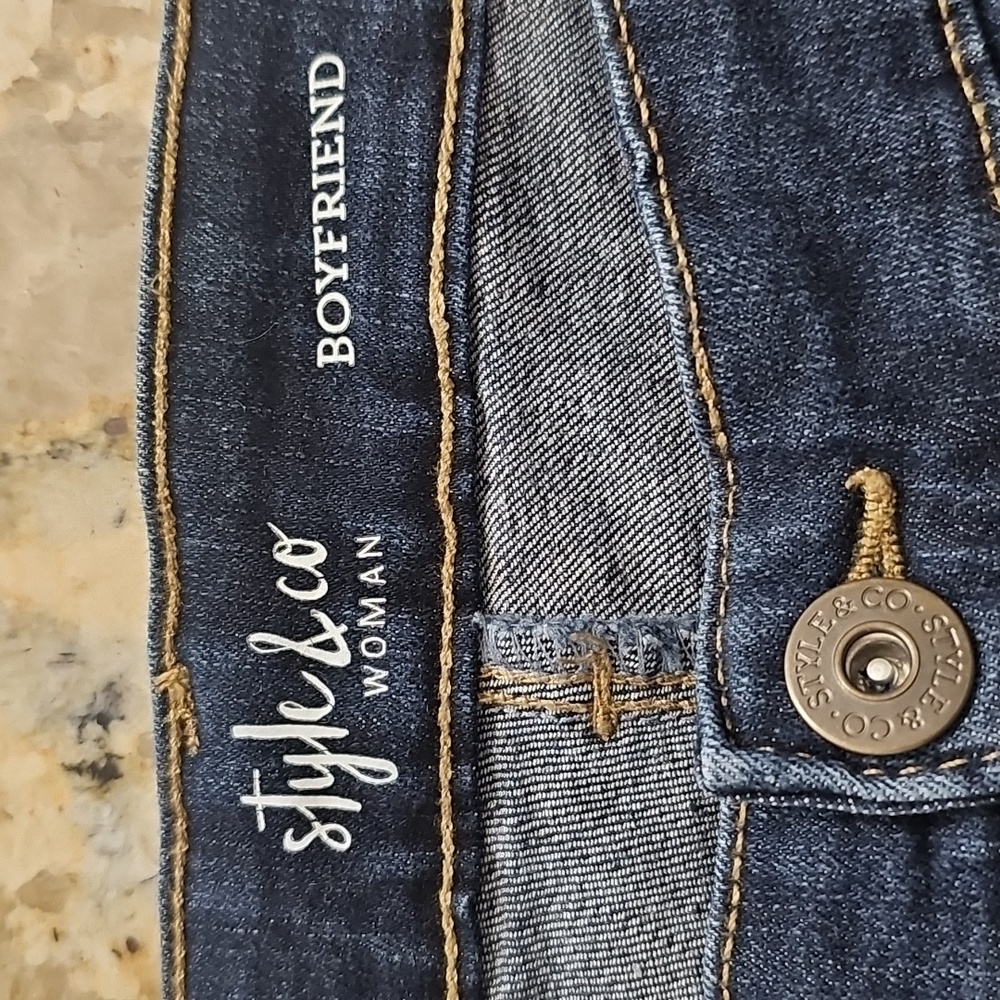 Style & Co - Curvy Boyfriend Jeans, Midrise - 16W - Good Condition Used - Picture 4 of 6